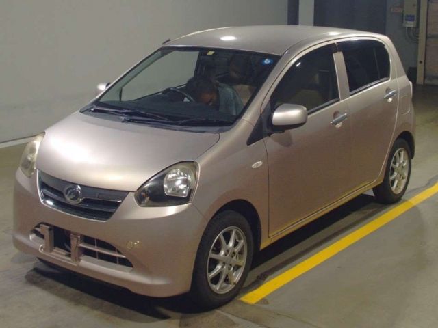 18282 DAIHATSU MIRA E S LA300S 2012 г. (TAA Yokohama)